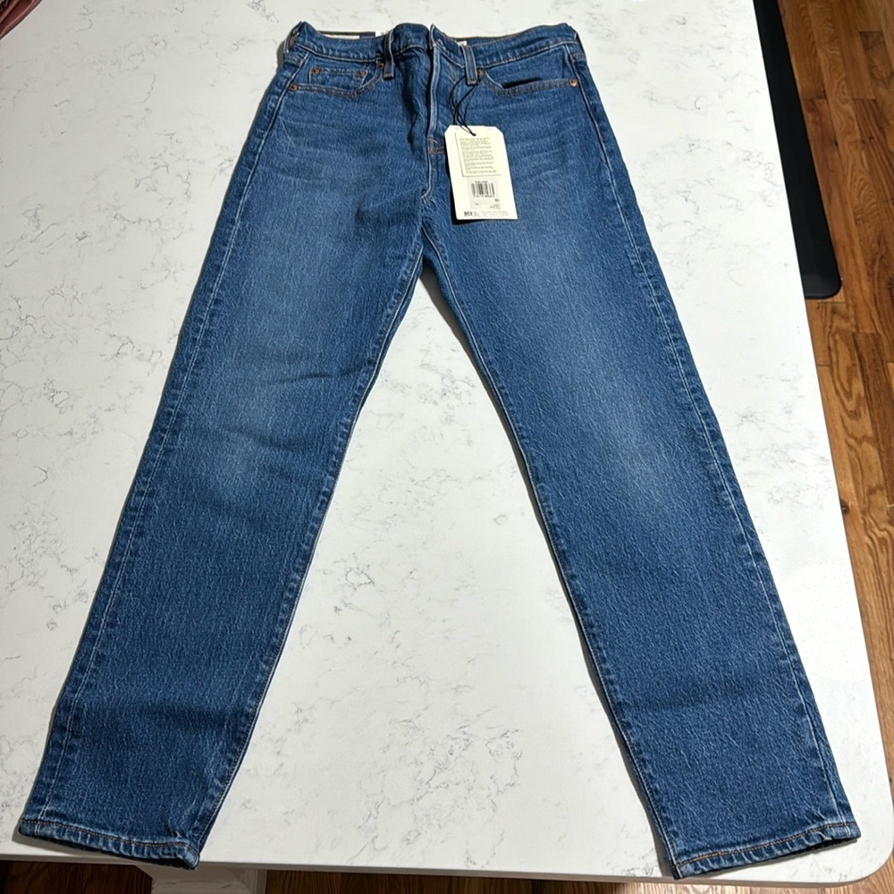Levi wedgie high rise Size 26